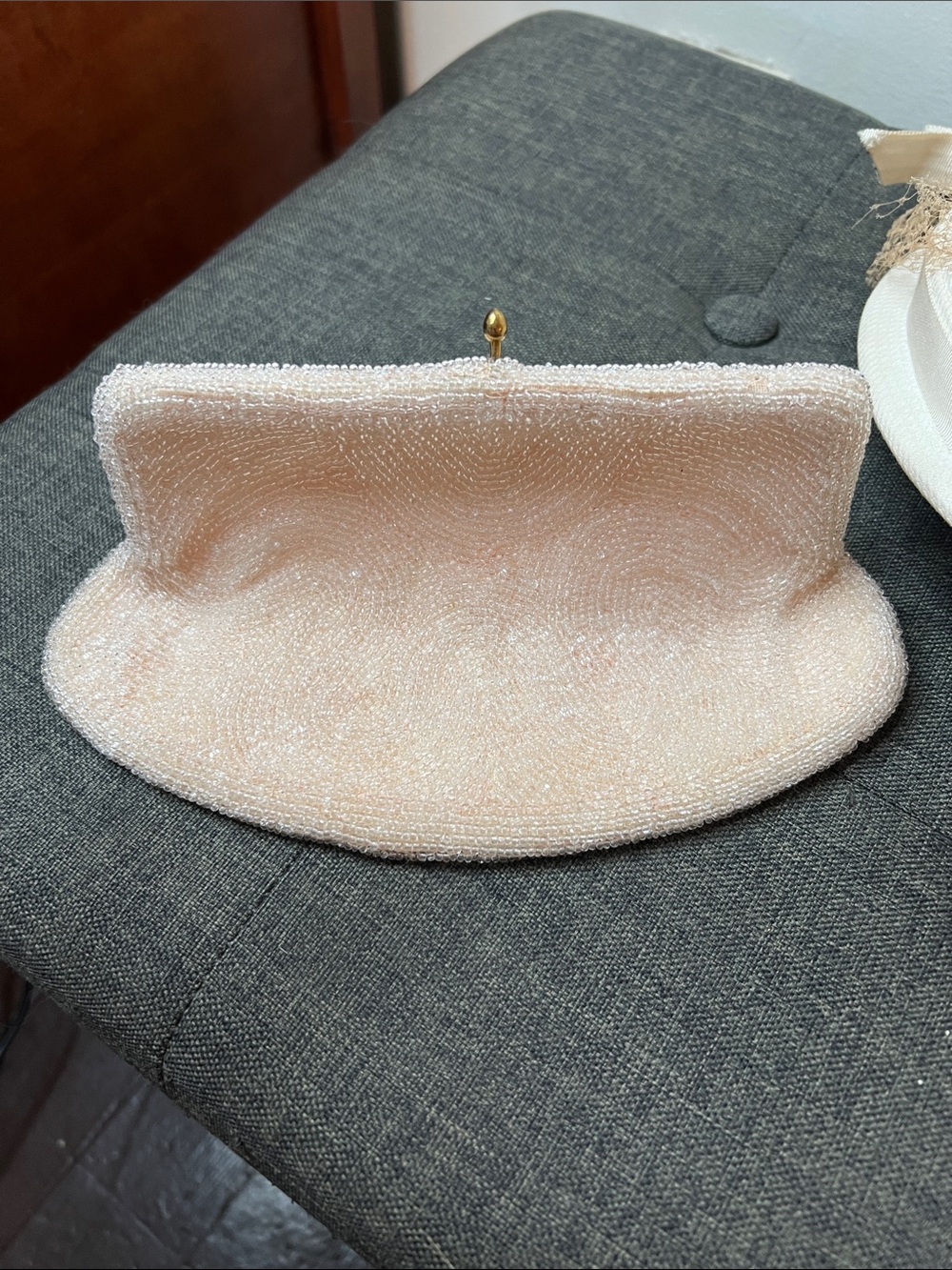 Walborg light pink Beaded Kiss-Lock Clutch